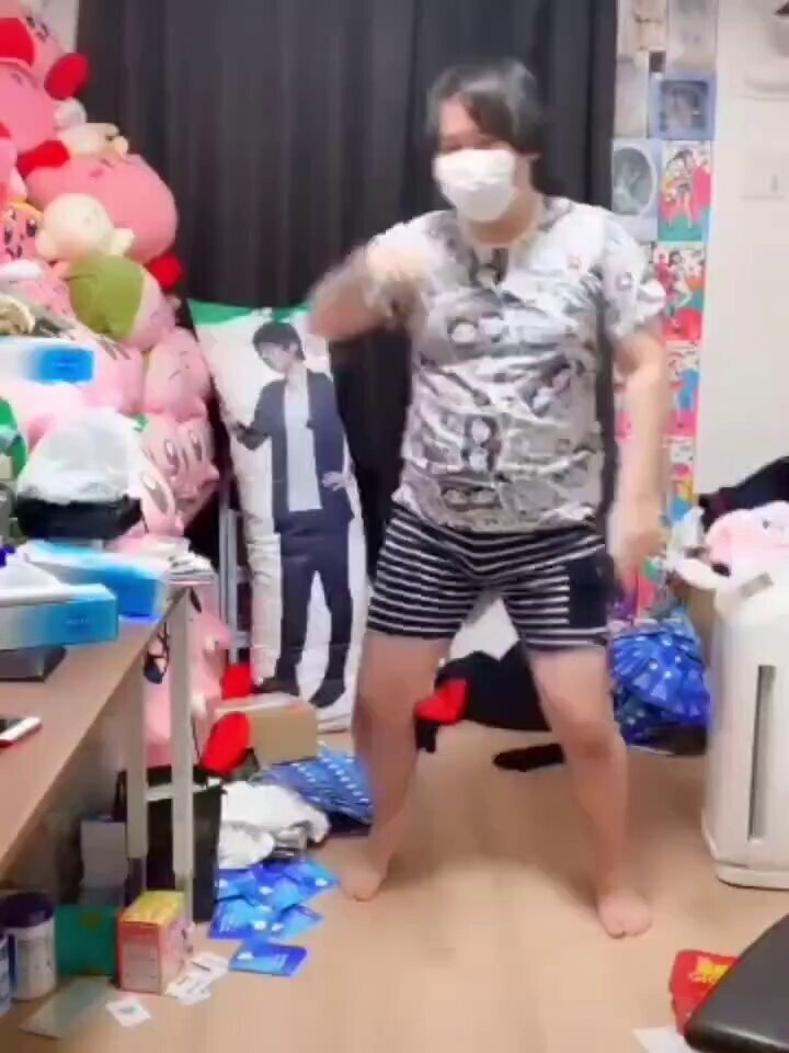 ゼリーおばさん、コレコレ配信で話題に