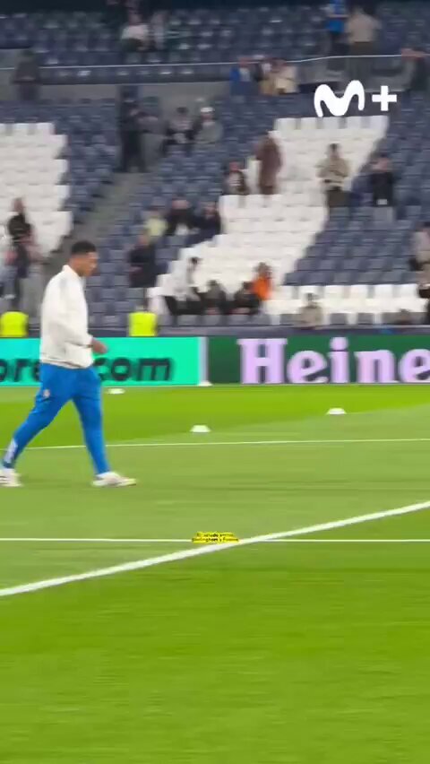 フォーデン、レアル戦でのイエローカードにファン困惑