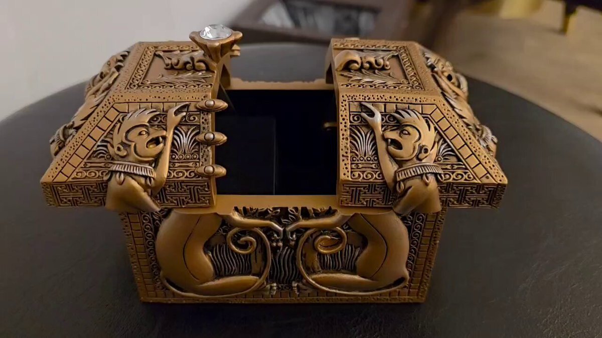 JO1、香港ディズニーでの行動に批判の声