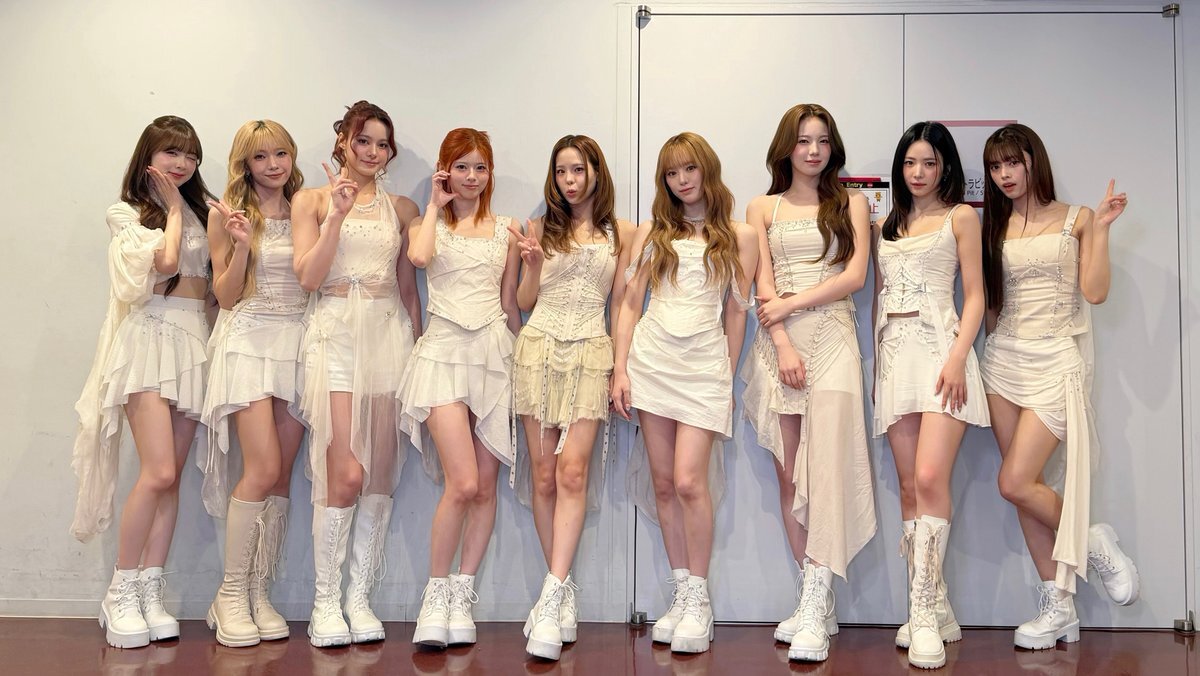 NiziUライブ、京都でファンを熱狂させる