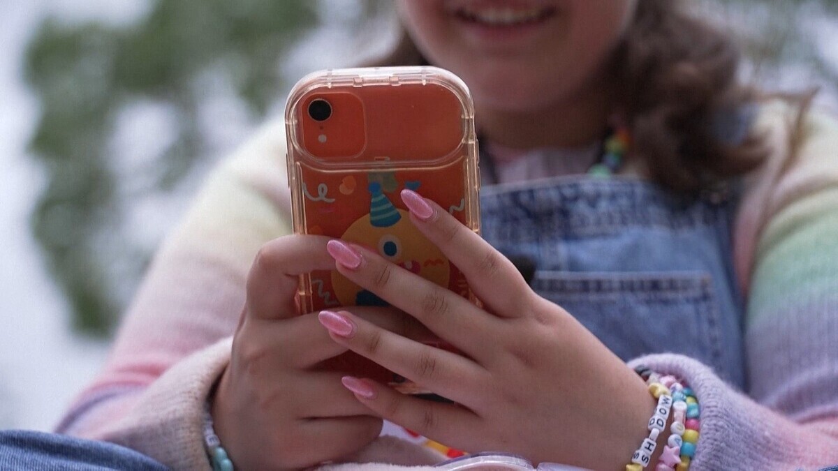 オーストラリア、16歳未満のSNS利用を世界で初めて禁止