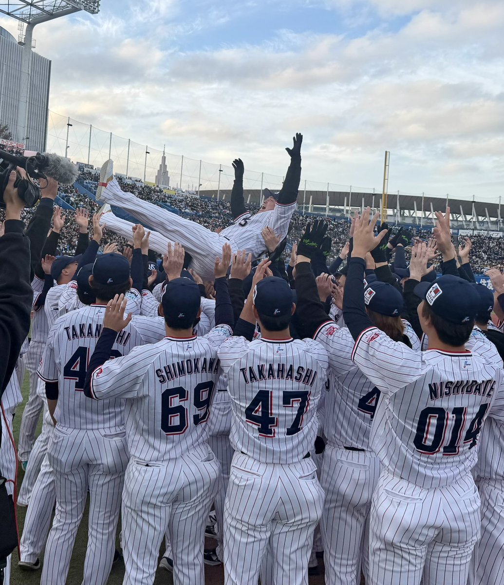 村上宗隆ら、メジャー挑戦を表明！ファン感謝デーで胴上げ