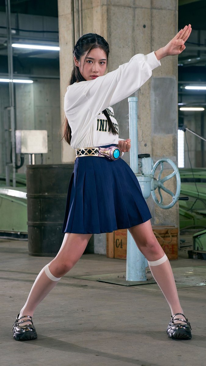 藤岡家3人目！天翔天音、女性版仮面ライダー1号に変身