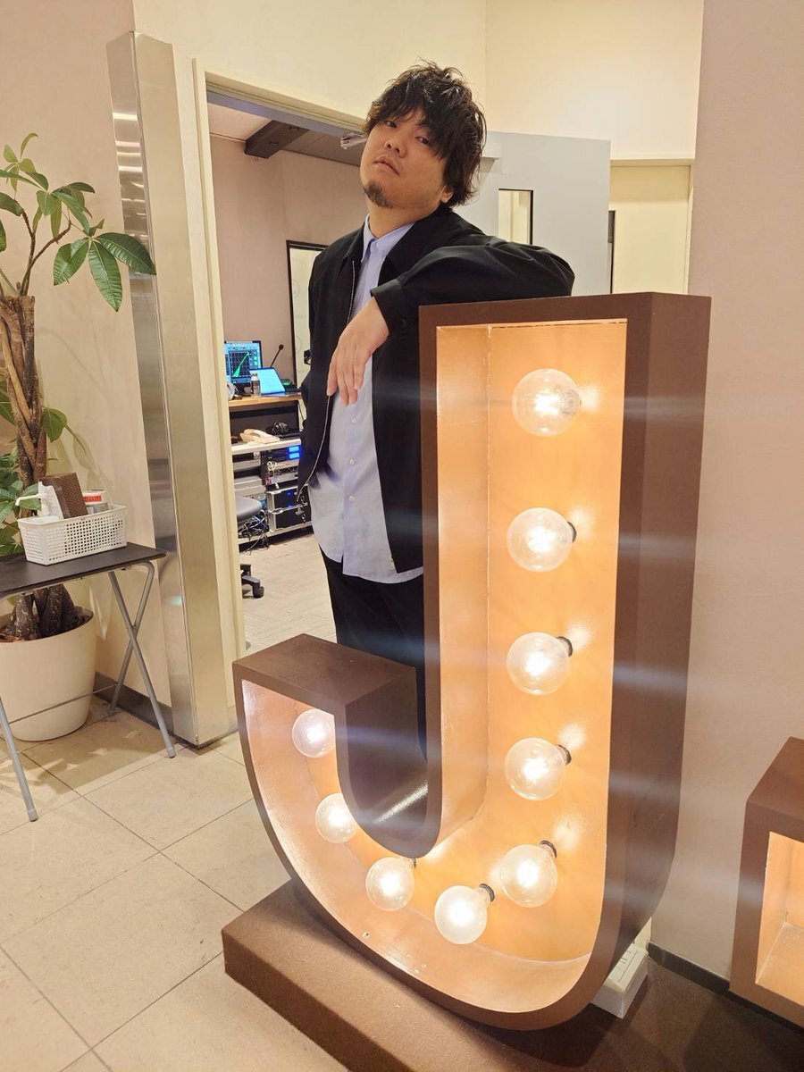 秦基博、ラジオでデスボイス歌唱に謝罪？