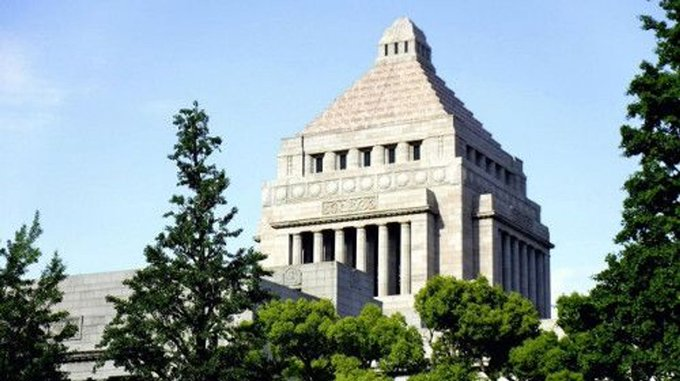 国会議員歳費、月5万円増へ