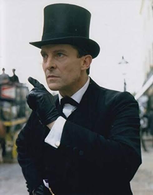 ジェレミー・ブレット、シャーロック・ホームズで魅了した俳優の誕生日