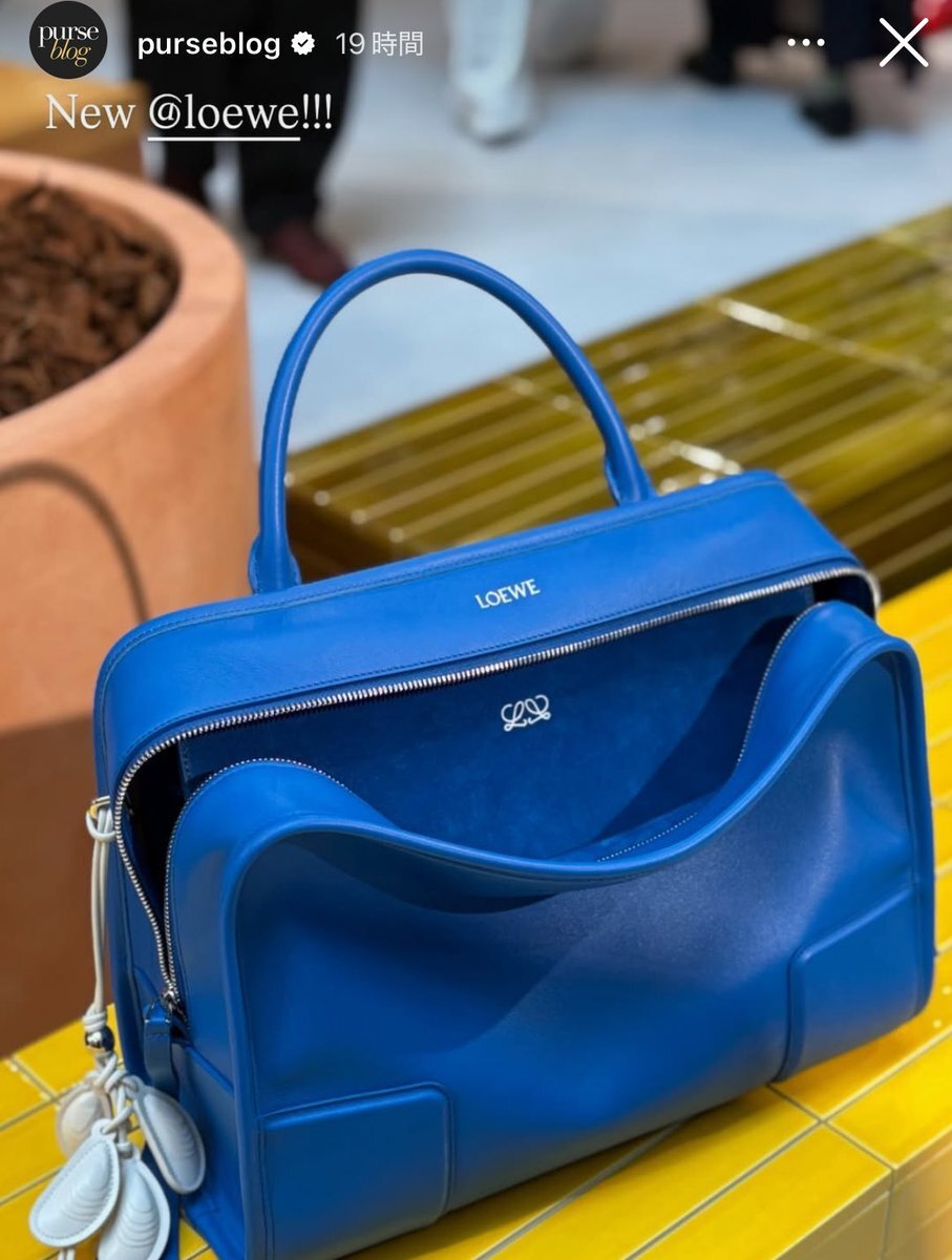 LOEWE、SNSで話題のアイテムは？