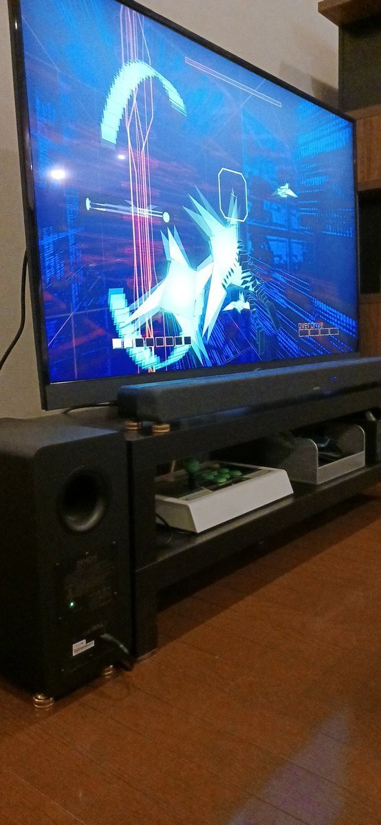 目黒蓮、REGZAのクリスマスキャンペーンでスポットライトテイクオーバー