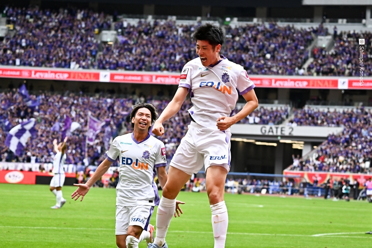 サンフレッチェ広島、セットプレーでルヴァンカップ制覇！