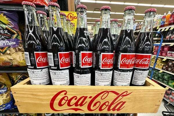 トランプ大統領の要望受け、コカ・コーラがサトウキビ糖コーラ発売