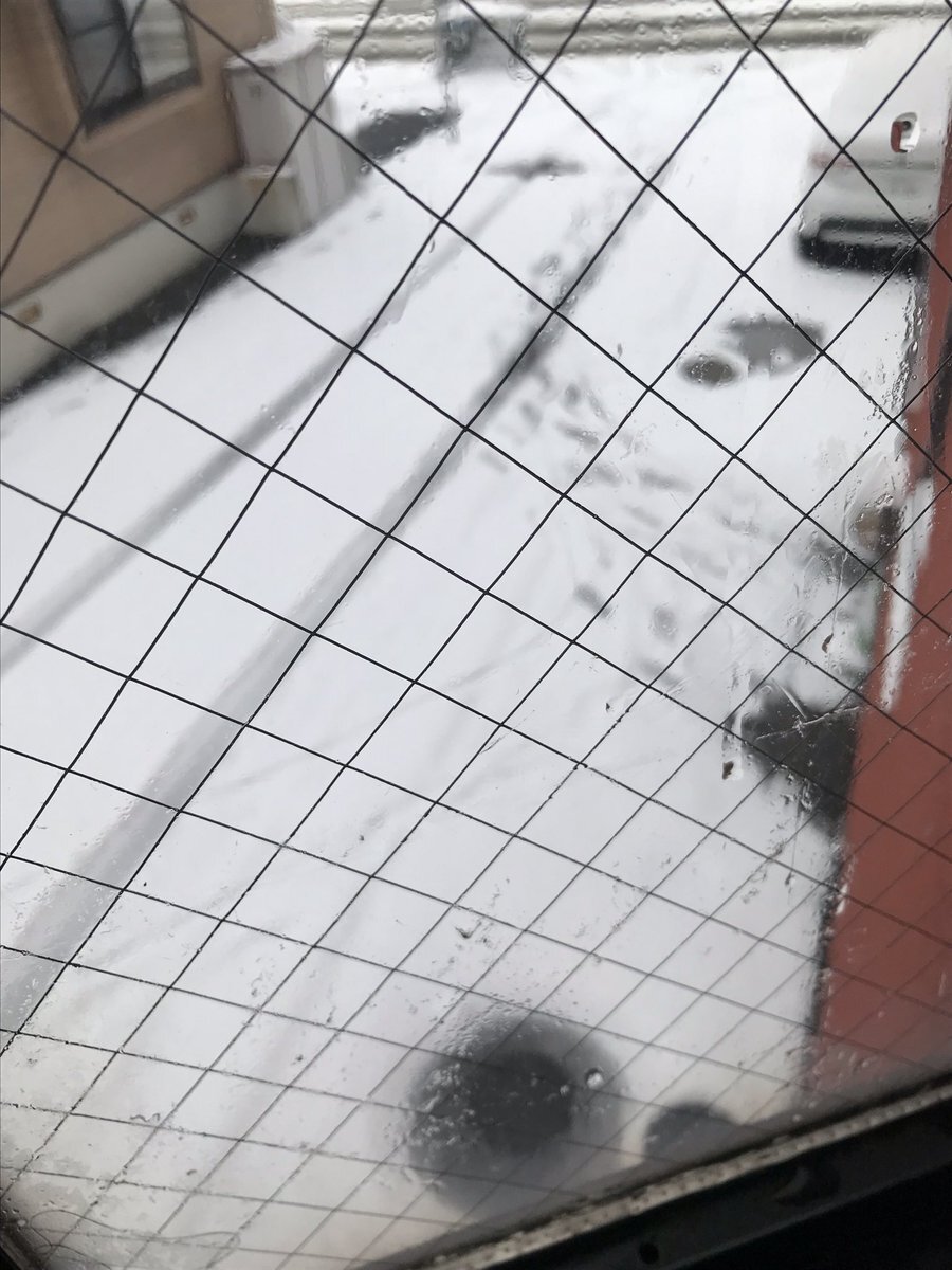 札幌、早すぎる雪で混乱