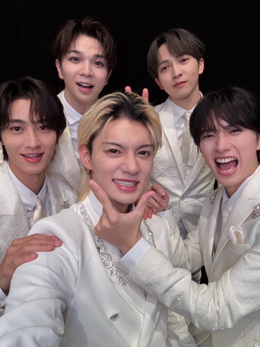 友達と紅白歌合戦出場！SNSで祝福の声