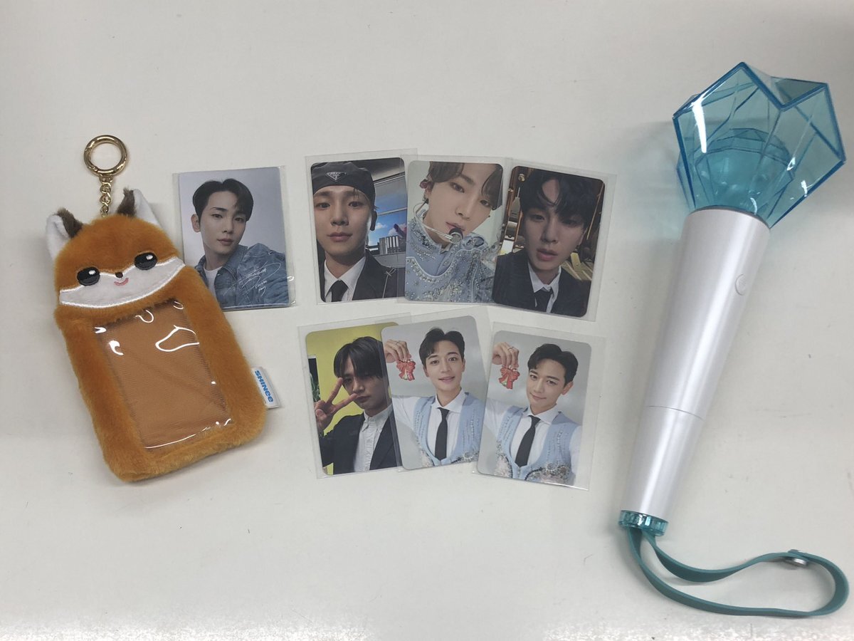 SHINeeビストロ ミトン　オンユ　ミンホ　キー　テミン　新品　未開封 shinee2-1.jpg