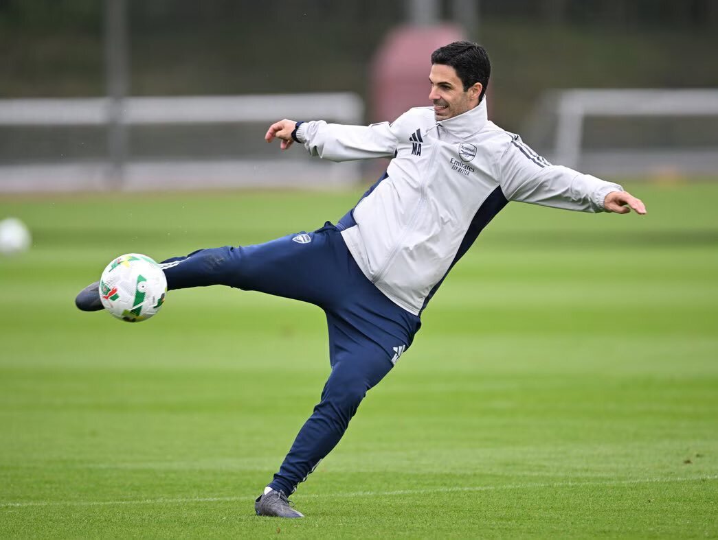 アルテタ監督の交代判断に賛否両論、エゼのハットトリックに称賛の声