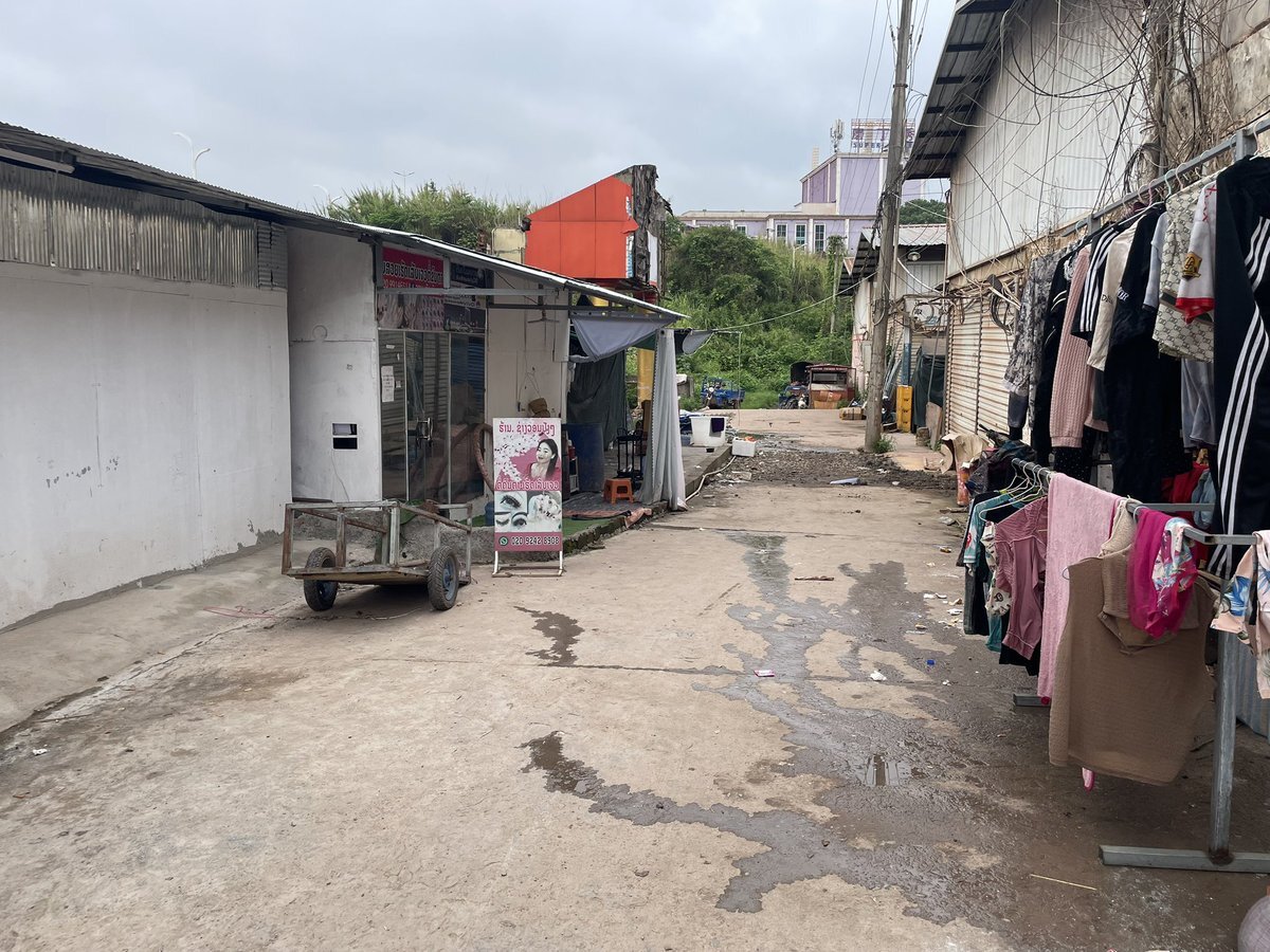 ラオス幼女売春 