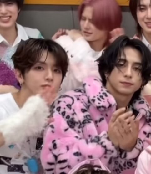 INIの「Present」初披露！ひろひろの行動にファン注目！