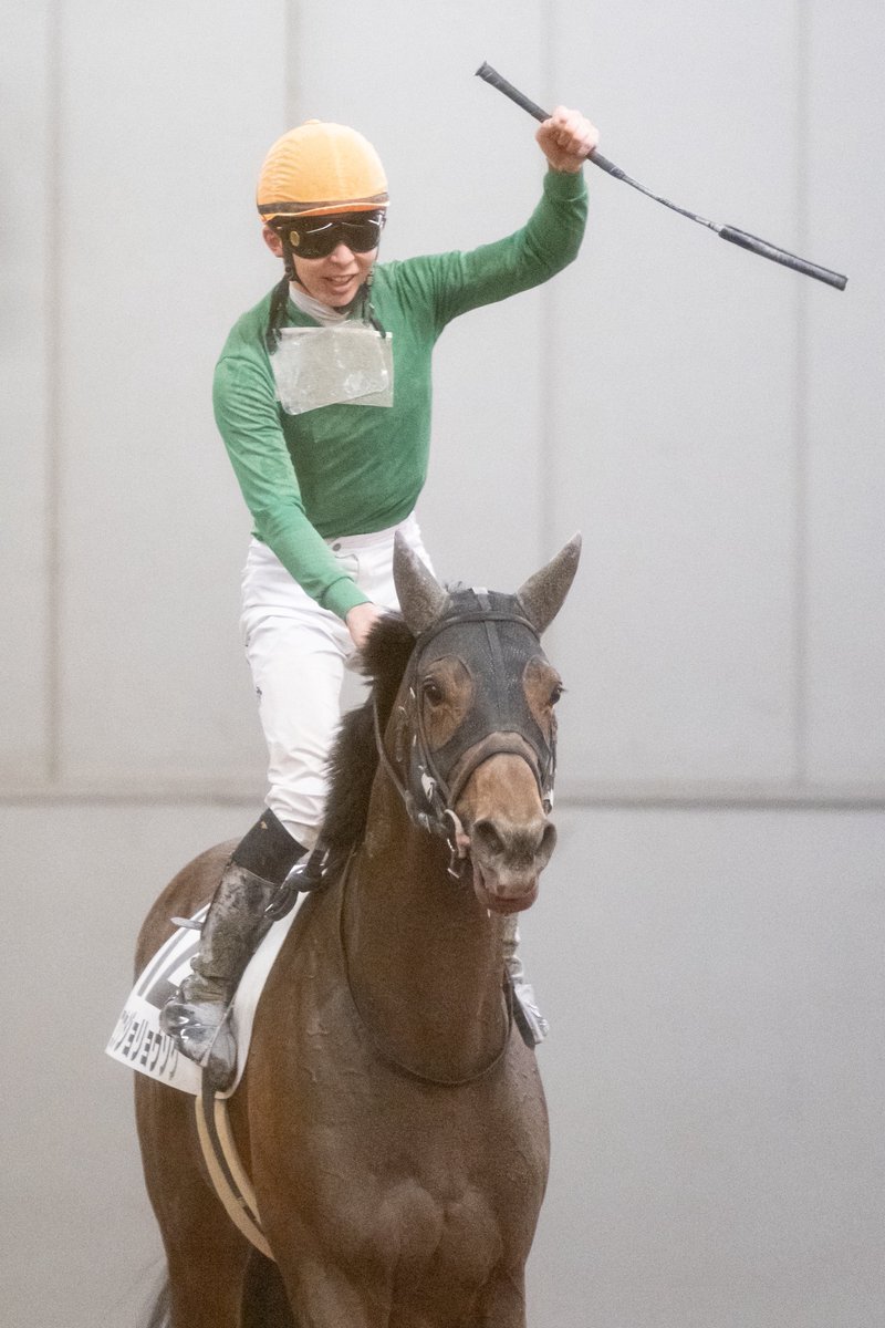コウジョリョウゾク、差し切り勝利で競馬ファンを沸かせる 