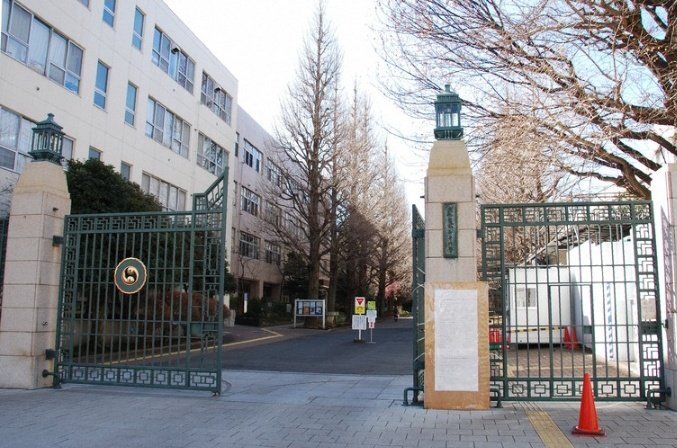 女子大学、トランスジェンダー女性入学を認める動きに賛否両論