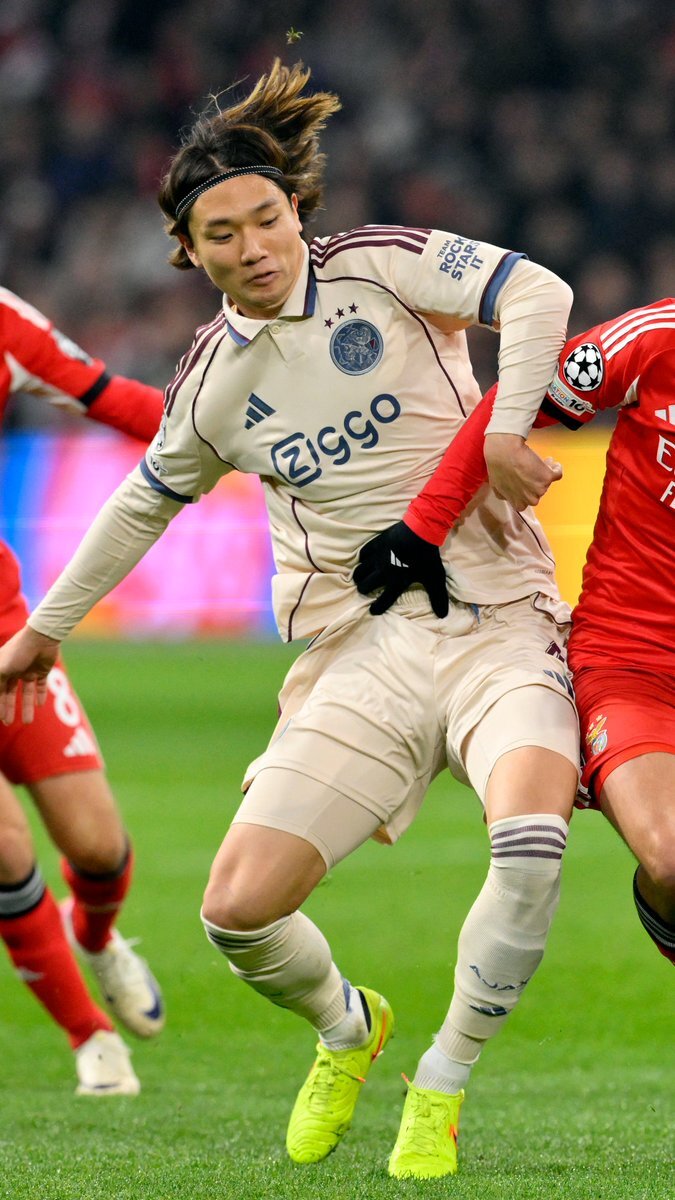 板倉滉、アヤックスで久々の先発！CLベンフィカ戦に期待高まる