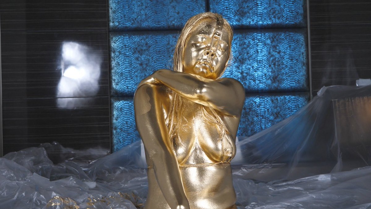 メッシー様 NEW DYLAN - なめらかで、洗練されたフレームラインと