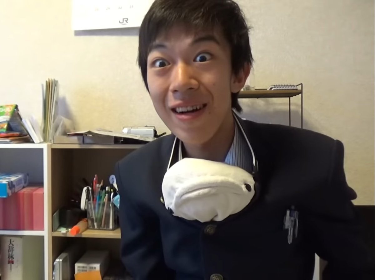 スーツ氏の哲学的ツイート、一体何を意味する？