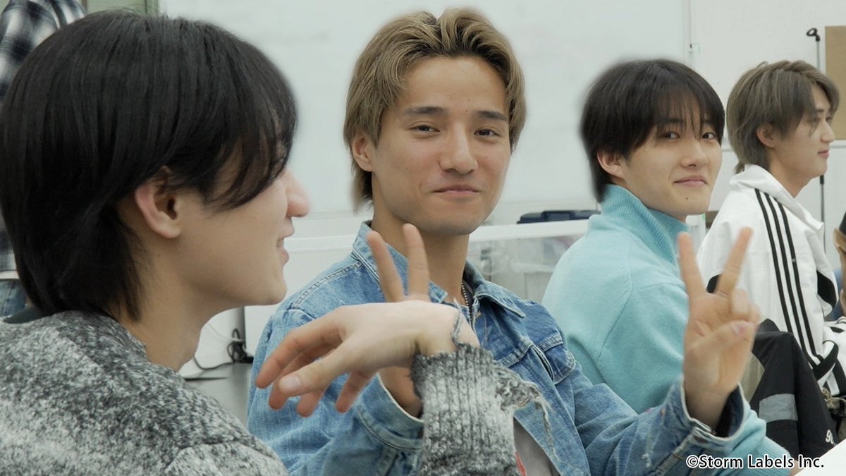 鈴木悠仁、新ギターでファンを魅了！