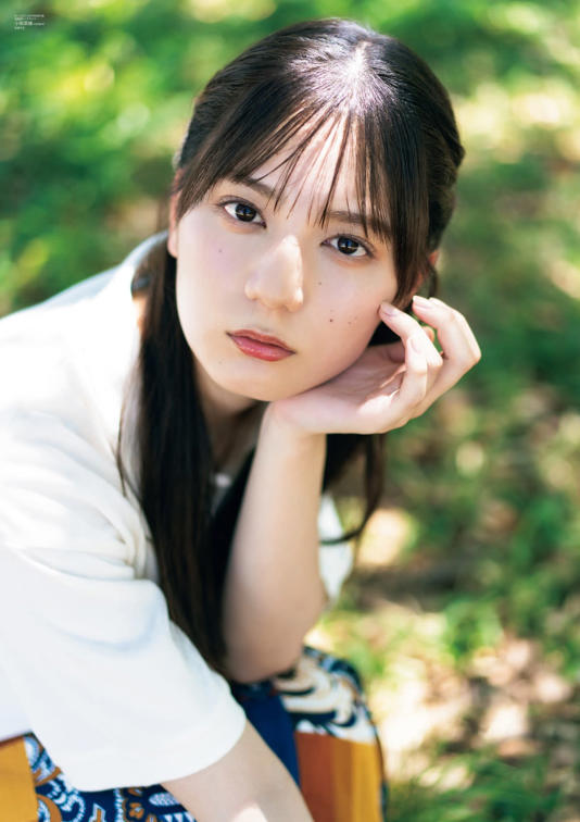 日向坂46 直筆サイン　加藤史帆　金村美玖　河田陽菜　小坂菜緒　丹生明里 日向坂46 君しか勝たん 直筆サイン入りポスター 加藤史帆 小坂