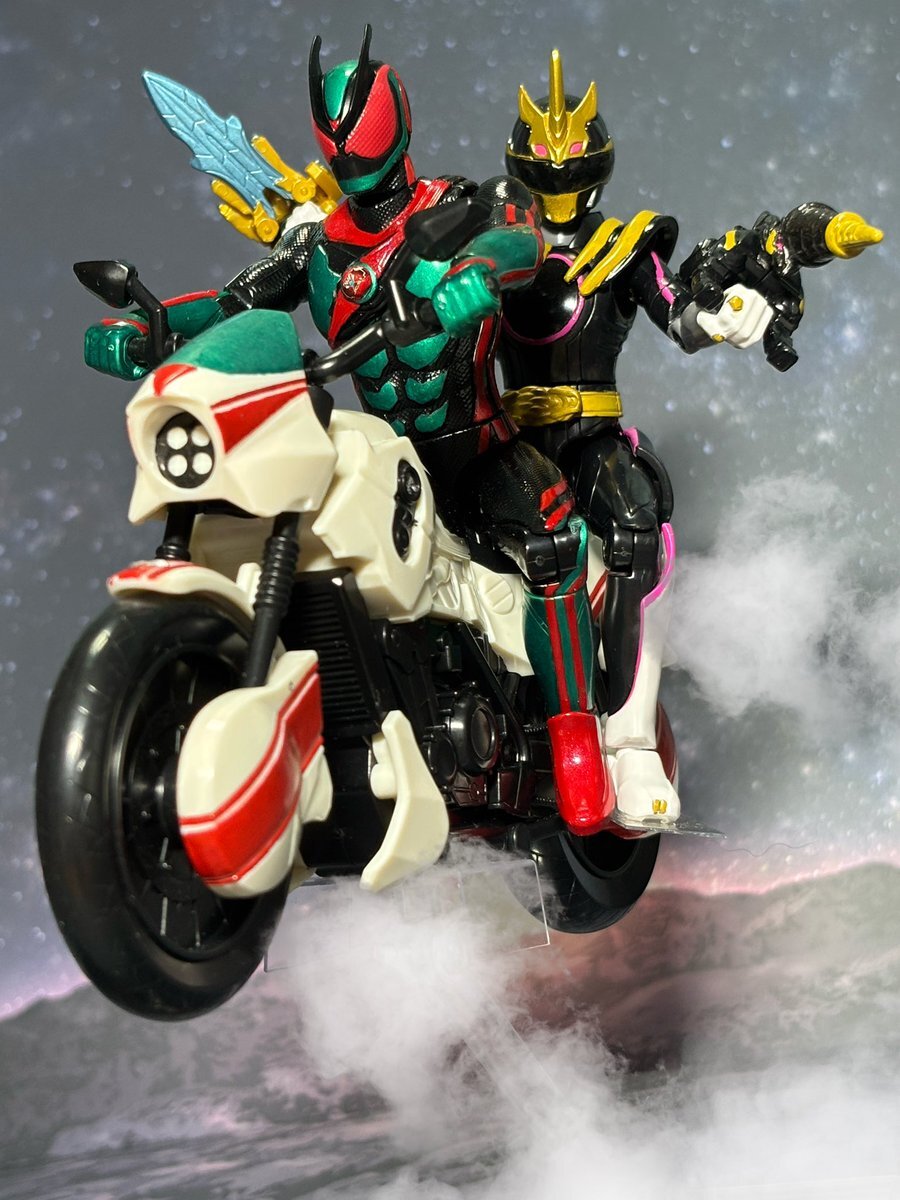 S.H.Figuarts 怪獣3体セット 疾風伝 フィギュア 五代目火影 綱手 Amazon.co.jp: ナルト 疾風