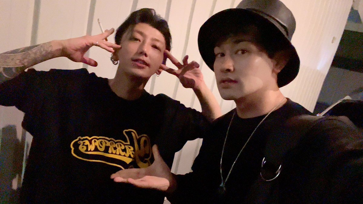 野郎ズ、ライブでファンを熱狂させる！