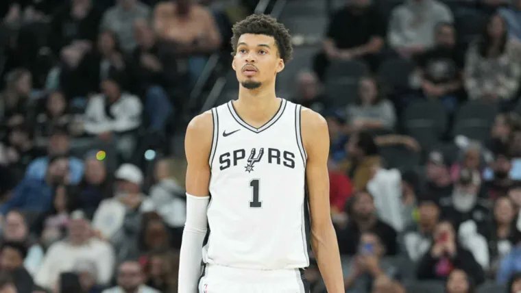 エッジコム、NBAで期待のルーキーに輝く！