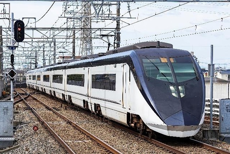 京成松戸線、踏切事故で運転見合わせ