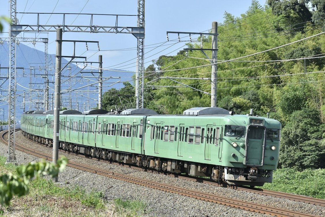 湖西線レール 湖西線を走る113系「SHINOBI TRAIN」 ＠大津京駅 - YouTube