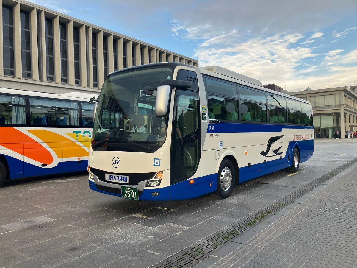 JRバス 東北　三菱ふそう　新エアロエース DHvRkNWVoAAm38O.jpg