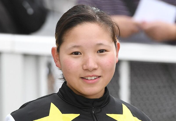 小林美駒騎手、落馬で騎手変更！ 