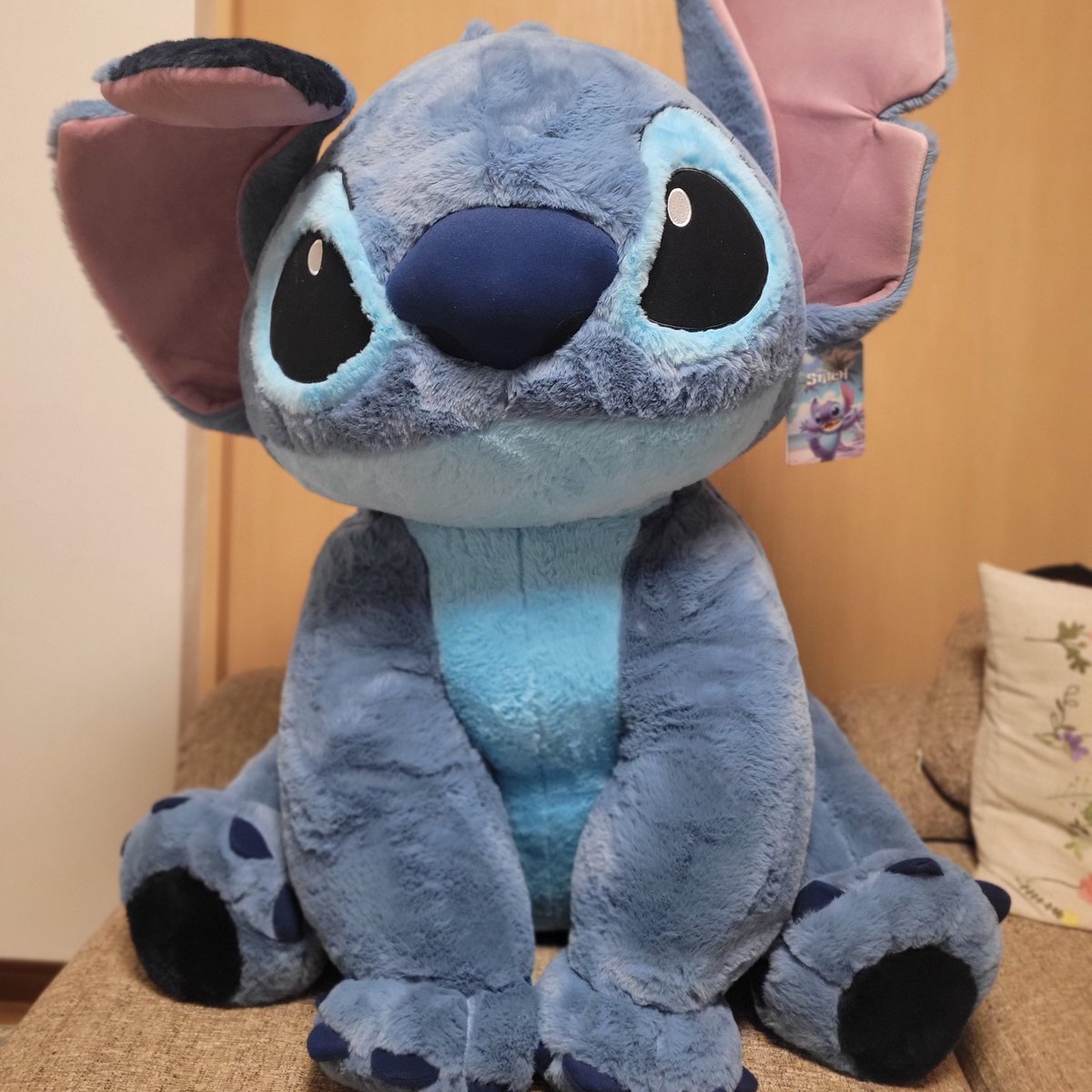 コストコ　特大スティッチ コストコ」に巨大スティッチが登場！ でっかいカートがいっぱい