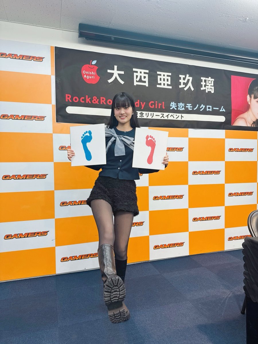 あぐぽん、裸足のスタンプお渡し会でファンを魅了！