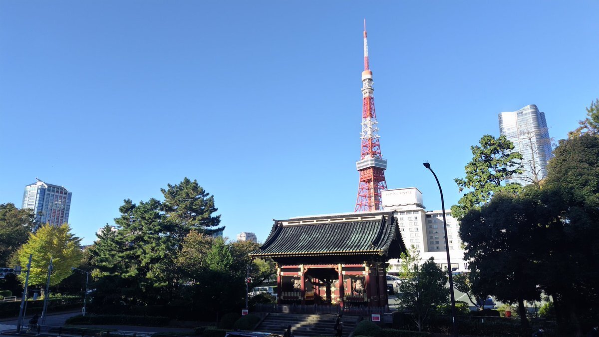 ネクタイ着用、SNSで賛否両論