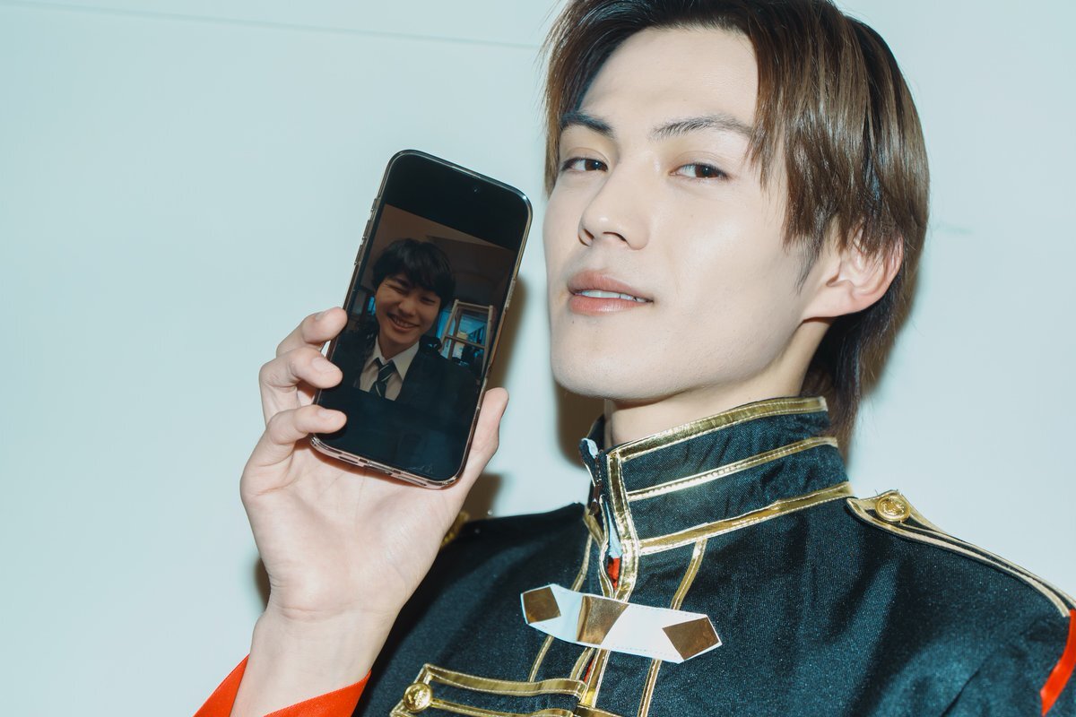 「修学旅行で仲良くないグループに入りました」にファン熱狂！簡秀吉の美しさに注目集まる