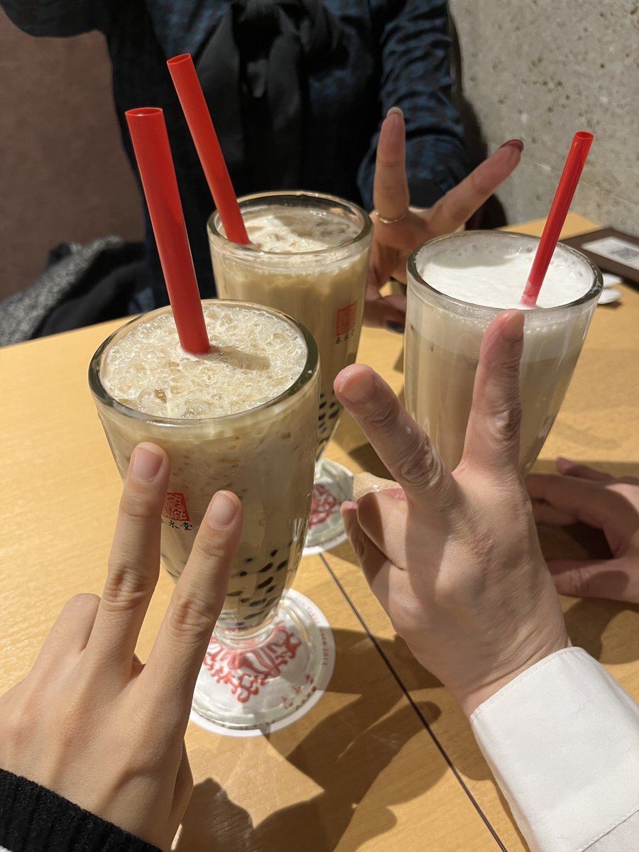 ディズニーで「撮らないで」注意されたEXILE・JO1、ファンは賛否両論