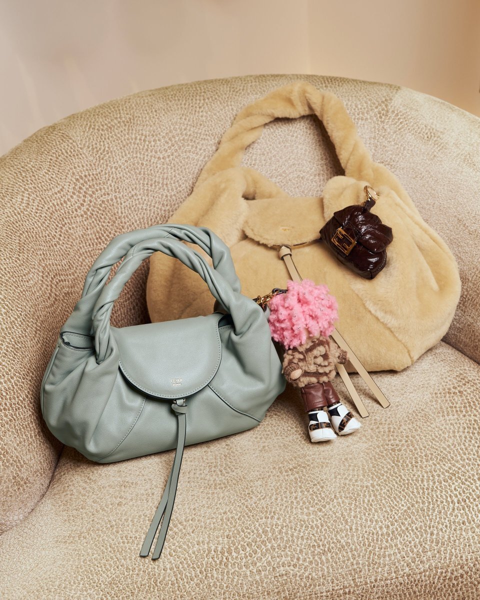 新品未使用　FENDI 100%ウール手袋 楽天市場】フェンディ 手袋の通販