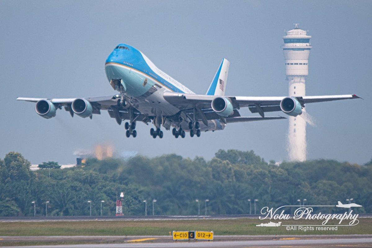 トランプ氏、Air Force Oneで日本到着