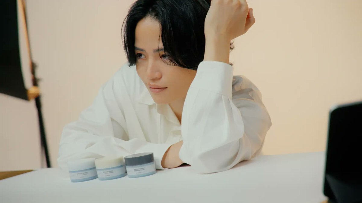 菊池風磨のSHIKARI新CM、美肌で話題に！