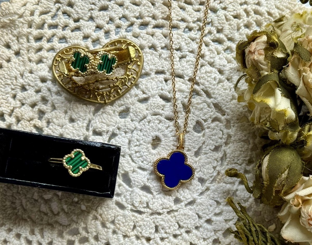 S&A 大阪関西万博　ペンダント　蝶々　ポーランド館　琥珀　ペンダントトップ S&A 大阪関西万博 ペンダント 蝶々 ポーランド館 琥珀