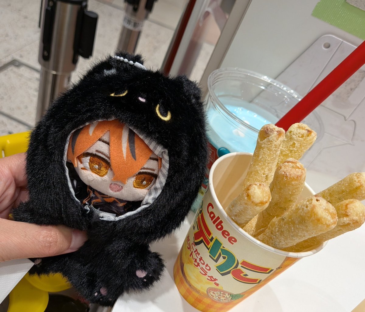 逃げるじゃがりこ 逃げるじゃがりこ 逃げるじゃがりこ