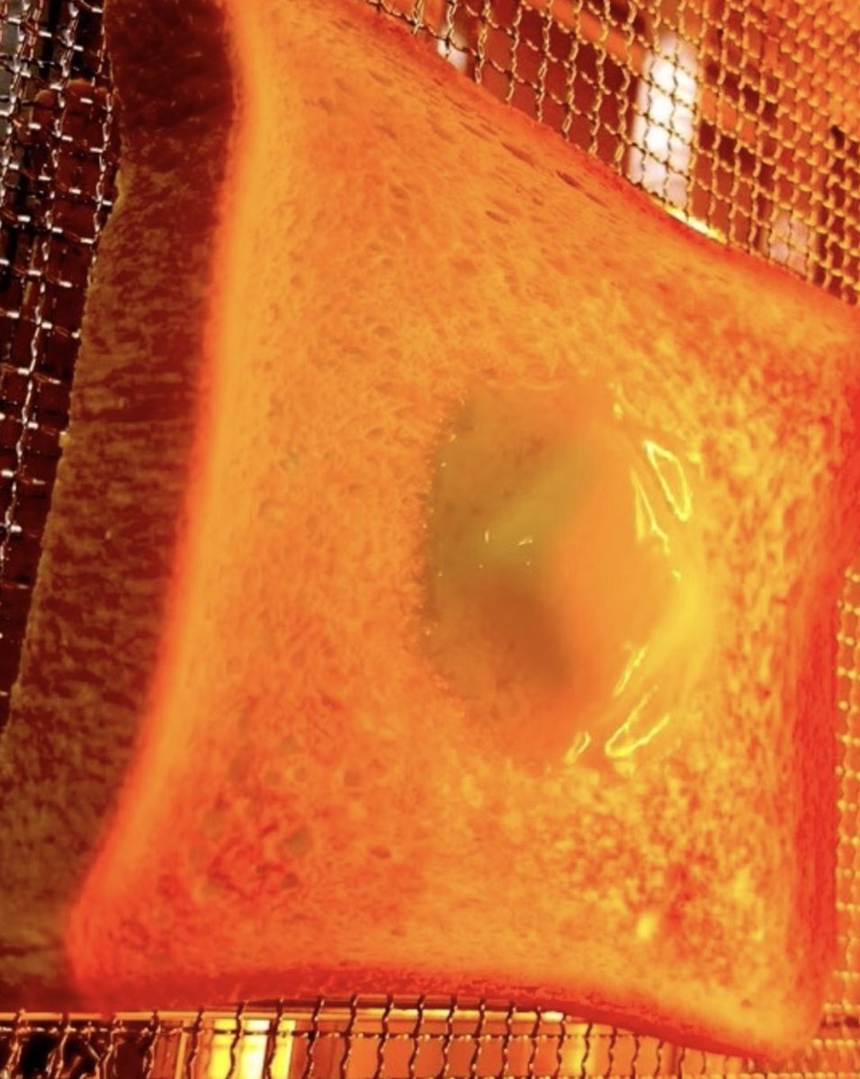 金曜日！週末への期待と安堵感あふれるSNS投稿