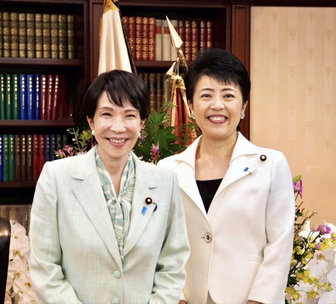 高市早苗氏、日本初の女性首相に就任