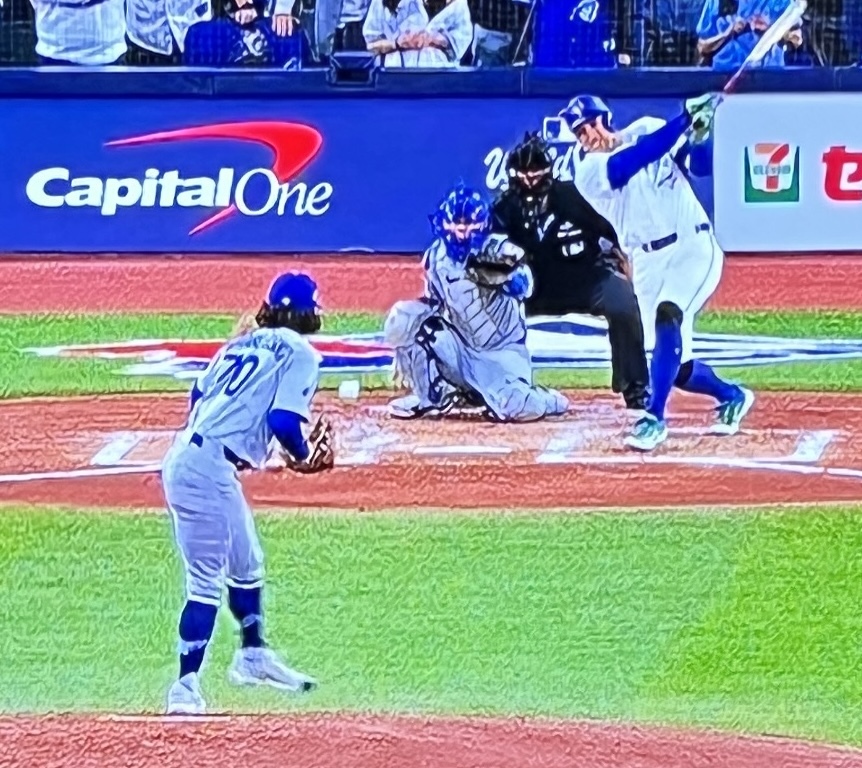 ピッチャー返しで話題のロブレスキー選手、一体なぜ？