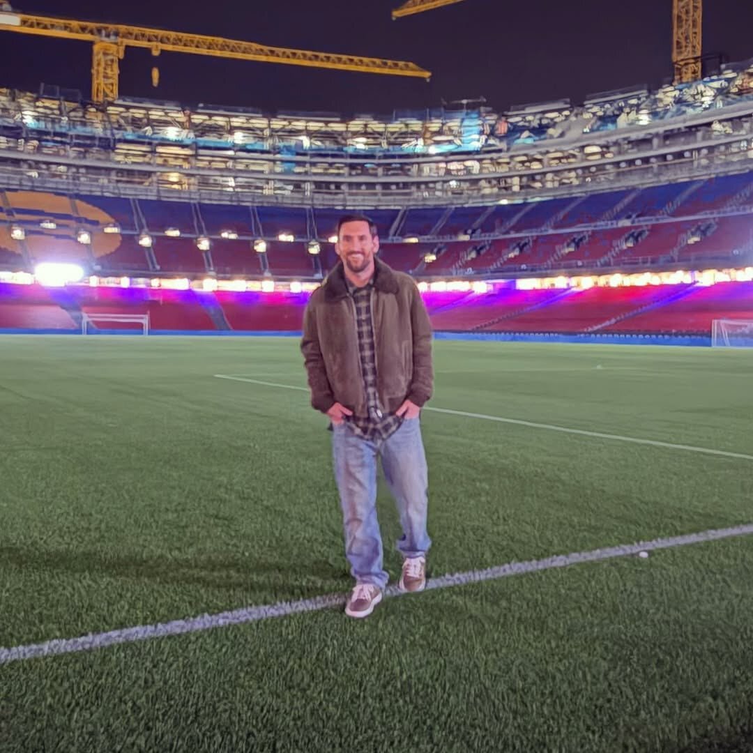 メッシ、カンプノウに帰還！バルサ復帰は？