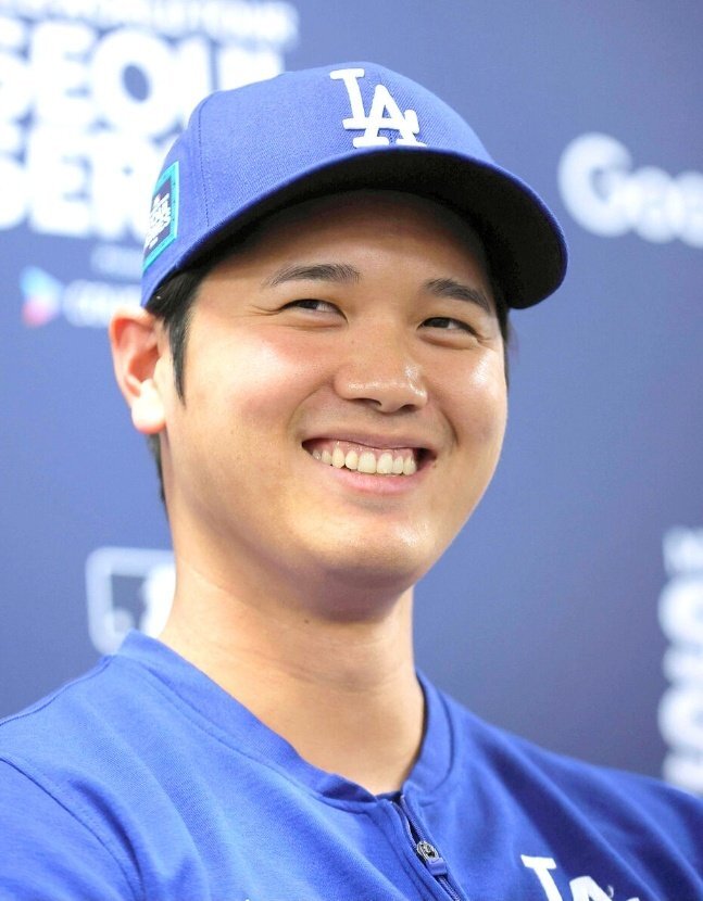 大谷翔平、二刀流で歴史的快挙！