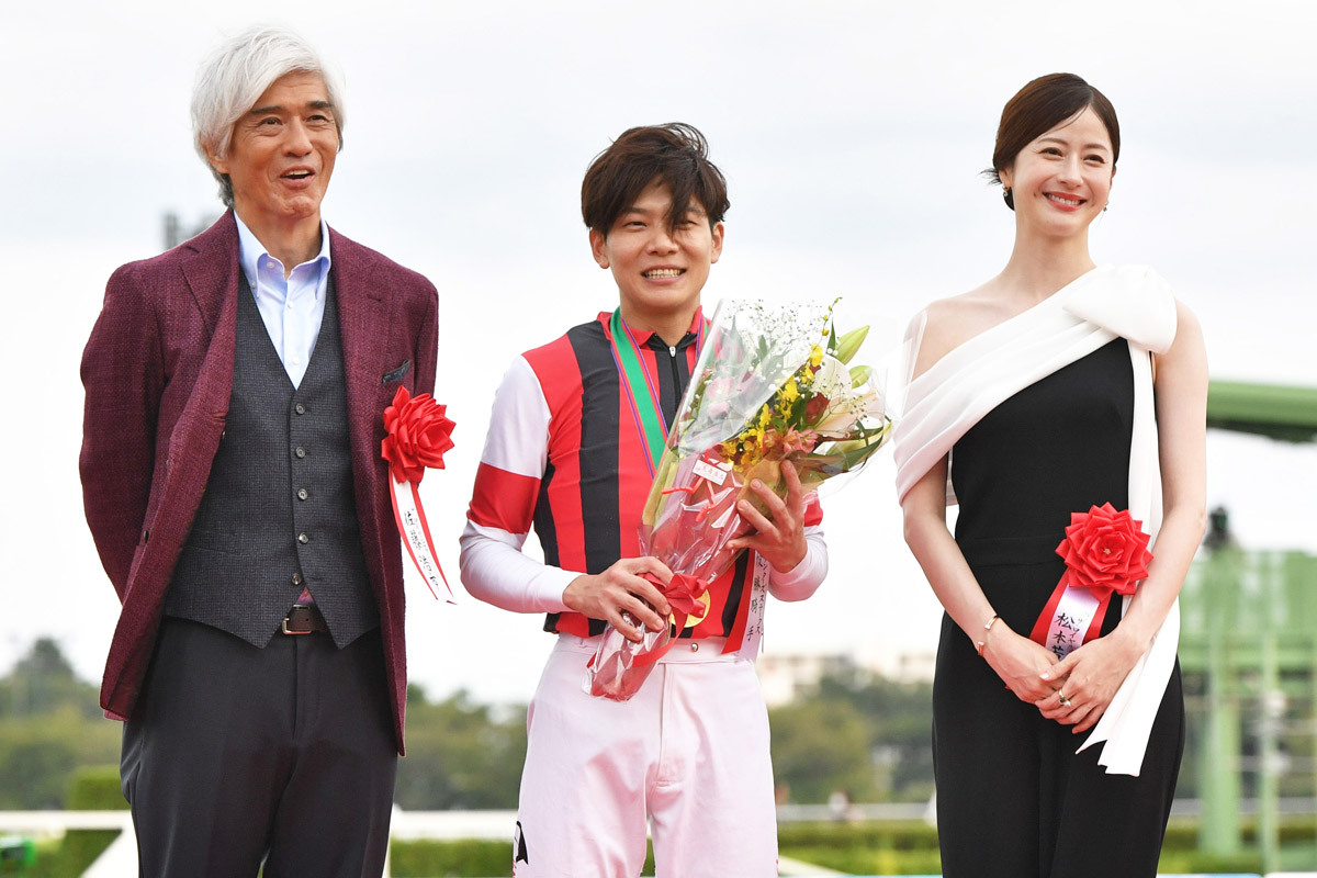 有馬記念！ ラストランのヴァルシャーレとロイヤルホープの熱い戦いは？